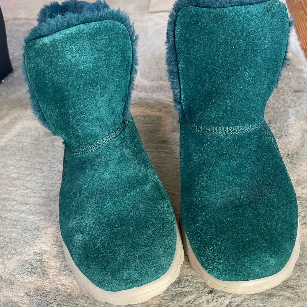 Skechers Teal Ankle Boots with Fur Lining
